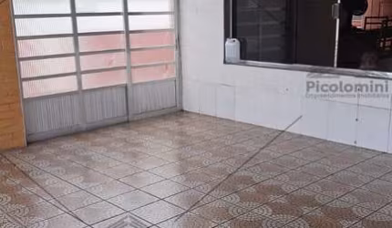 Impecável casa à venda no Tatuapé, São Paulo-SP: 2 quartos, 2 suítes, 5 banheiros, 2 vagas de garagem, 231 m² de área.