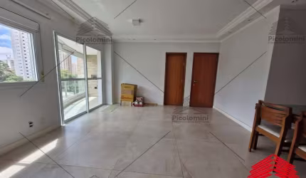 Apartamento à venda Vila Mariana, 2 quartos, 1 suíte, sala ampla, terceiro quarto reversível, 3 banheiros, 2 vagas, depósito, piscina coberta aquecida