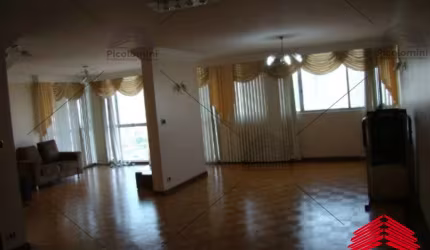 Apartamento a venda na Mooca de 320m², 4 dormitórios, 3 suítes, 4 banheiros, lavanderia, área de serviço com churrasqueira, 2 vagas de garagem