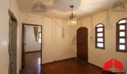 Casa à venda em São Paulo-SP, Sapopemba: 2 quartos, 2 banheiros, 3 vagas, 153m² de área. Oportunidade única!