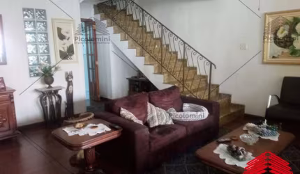Imperdível: Casa à venda em São Paulo-SP, Tatuapé. 3 quartos, 1 suíte, 3 banheiros, 2 vagas de garagem, 220 m².
