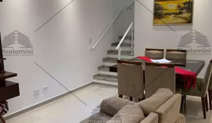 Sobrado à venda na Vila Gumercindo com 3 quartos, 1 suíte, Sacada, cozinha planejada, 4 banheiros, lavabo e 3 vagas de garagem! Espaço Gourmet
