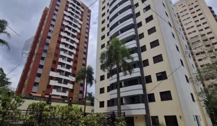 Apartamento à venda na Vila Andrade de 69m² com 3 quartos, sendo 1 suíte, sala 2 ambientes com sacada, cozinha planejada, 2 banheiros e 1 vaga.