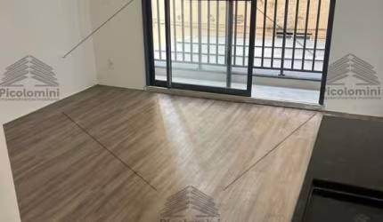 Studio para locação na Vila Mariana de 24 m², 1 dormitório, 1 banheiro, lavanderia, área de serviço, varanda, moveis planejados, mobiliado