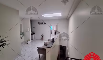 Sobrado comercial ou moradia a venda Em São Caetano, com 05 quartos, sala, banheiros, quintal com churrasqueira