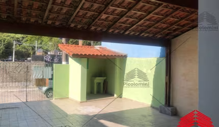 Imperdível: Casas à venda em São Paulo-SP na Vila Formosa com 4 quartos, 3 banheiros, 5 vagas de garagem e 212,5 m²!