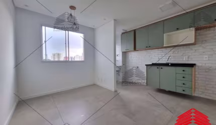 Apartamento para locação , próximo ao metro Tamanduateí,2 quartos, 1 banheiro, com armários e cozinha com armários piso em porcelanato e carpete de ma