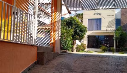 Casa à venda em São Paulo-SP, Água Fria: 3 quartos, 1 suíte, 1 sala, 5 banheiros, 420m². Imperdível!