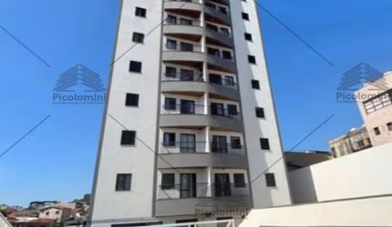 Apartamento à venda em São Caetano de 79m² com 3 quartos (1 suíte), sala 2 ambientes com sacada, cozinha planejada, 2 banheiros e 2 vagas de garagem