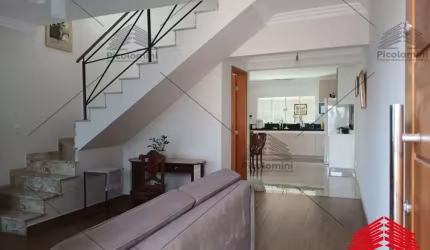 Sobrado na Mooca, 3 quartos, 2 suíte, sala de estar, lavabo, 4 banheiros, edícula com banheiro, churrasqueira, 8 vagas, próximo à Av. Paes de Barros
