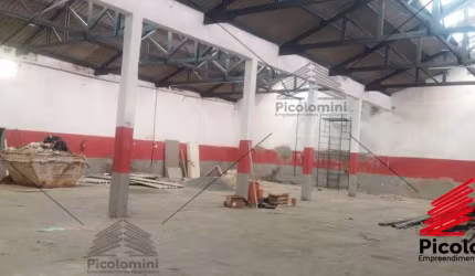 Galpão reformado para locação na Mooca de 586m², 2 banheiros, escritório, pé direito Alto