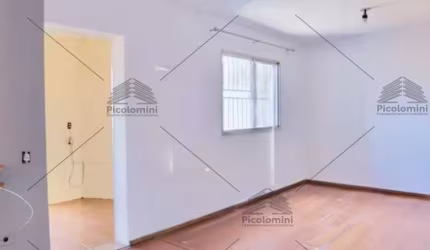 Apartamento a venda no Água Rasa de 68m², 2 dormitórios, 1 banheiro, lavanderia, moveis planejados, cozinha, piso laminado, 1 vaga de garagem