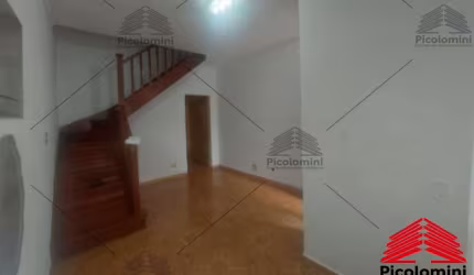 Sobrado para locação na Mooca de 90m², 2 quartos, 2 banheiros, lavanderia, área de serviço, cozinha, 100 metros do Hospital Vila Lobos