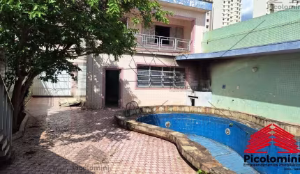 Sobrado para locação no Parque da Mooca de 450m², 4 quartos, 8 banheiros, lavanderia, área de serviço, entrada lateral, quintal, piscina, 4 vagas