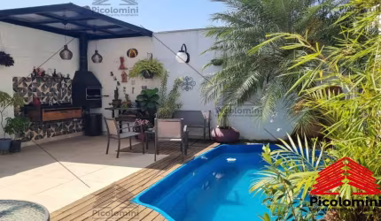 Sobrado na Mooca, com 2 dormitórios, sala, cozinha conceito americano repleto de armários, 1 banheiro, amplo quintal, com churrasqueira e piscina, com 2 vagas de garagem
