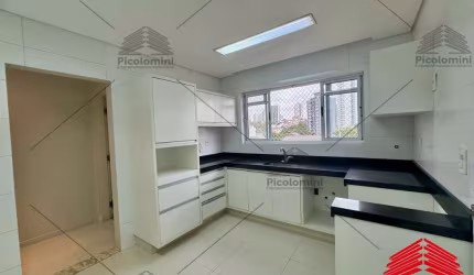 Sobrado à venda, Mooca, 300 m² ,03 andares, suite master, escritório, closet,hidro,sistema de alarme,aquecedor solar,edícula,06 vagas de garagem.