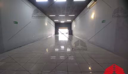Prédio comercial para locação na Mooca, 2 salas,  1 salão no térreo, 4 banheiros, 2 vagas de garagem, 300m² de área, ar condicionado e acústica.