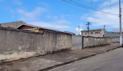 Ótimo terreno de 282m² com ótima topografia todo murado em localização próximo ao Big Supermercado