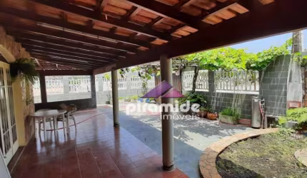 Casa à venda, 261 m² por R$ 680.000,00 - Cidade Jardim - Caraguatatuba/SP