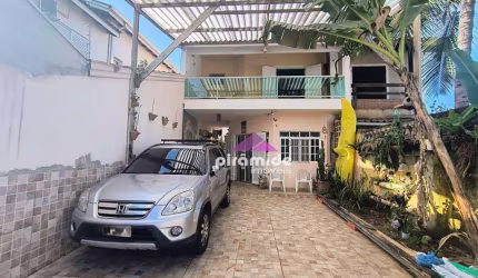 Casa com 3 dormitórios à venda, 270 m² por R$ 740.000,00 - Massaguaçu - Caraguatatuba/SP