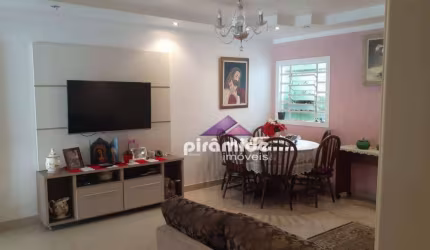 Casa com 3 dormitórios à venda, 250 m² por R$ 750.000,00 - Jardim Augusta - São José dos Campos/SP