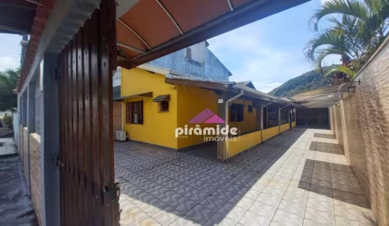Casa com 2 dormitórios à venda, 147 m² por R$ 640.000,00 - Sumaré - Caraguatatuba/SP