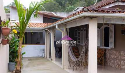 Casa com 4 dormitórios à venda, 160 m² por R$ 495.000,00 - Sumaré - Caraguatatuba/SP