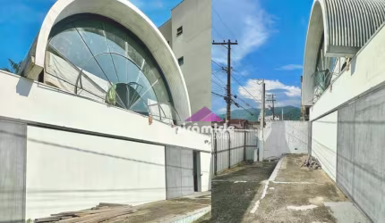 Galpão à venda, 234 m² por R$ 690.000,00 - Centro - Ubatuba/SP