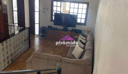 Casa com 3 dormitórios à venda, 250m² por R$ 910.000,00 - Vista Verde - São José dos Campos / SP