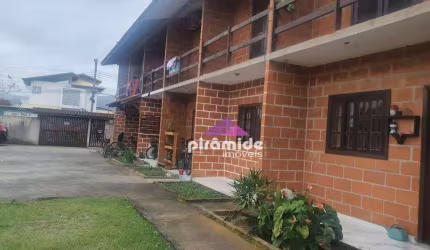 Casa com 2 dormitórios à venda, 76 m² por R$ 375.000,00 - Pontal de Santa Marina - Caraguatatuba/SP