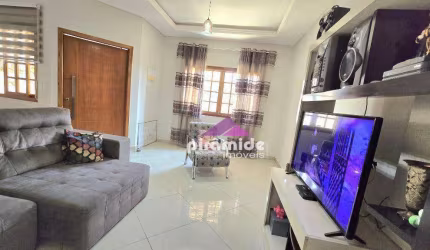 Casa com 3 dormitórios à venda, 153 m² por R$ 750.000,00 - Loteamento Villa Branca - Jacareí/SP