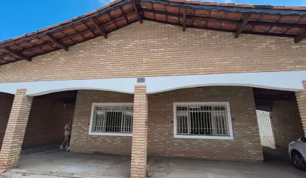 Casa com 2 dormitórios à venda, 250 m² por R$ 995.000,00 - Indaiá - Caraguatatuba/SP