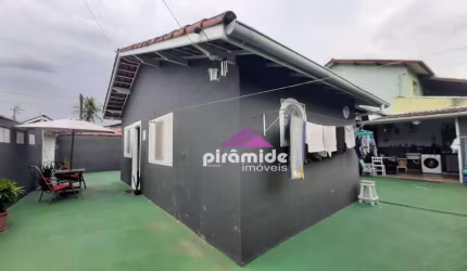 Casa com 3 dormitórios à venda, 107 m² por R$ 500.000,00 - Travessão - Caraguatatuba/SP