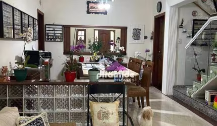 Sobrado com 5 dormitórios à venda, 360 m² por R$ 2.000.000,00 - Indaiá - Caraguatatuba/SP