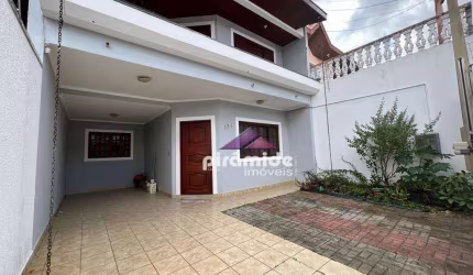 Casa com 4 dormitórios à venda, 222 m² por R$ 830.000,00 - Residencial de Ville - São José dos Campos/SP