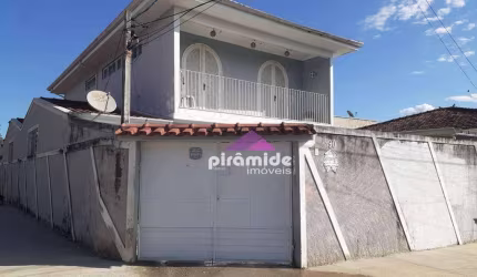 Casa com 4 dormitórios à venda, 208 m² por R$ 600.000,00 - Monte Castelo - São José dos Campos/SP