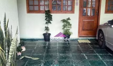 Casa com 3 dormitórios à venda, 350 m² por R$ 695.000,00 - Jardim das Indústrias - São José dos Campos/SP