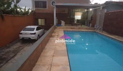 Casa com 3 dormitórios à venda, 199 m² por R$ 650.000,00 - Praia das Palmeiras - Caraguatatuba/SP