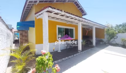 Casa com 3 dormitórios à venda, 230 m² por R$ 890.000,00 - Praia das Palmeiras - Caraguatatuba/SP