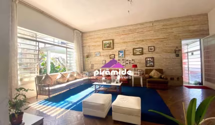 Casa com 4 dormitórios à venda, 275 m² por R$ 1.450.000,00 - Centro - São José dos Campos/SP