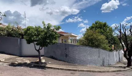 Casa para Venda em Amparo, Jardim Itália, 4 dormitórios, 2 suítes, 4 banheiros, 6 vagas