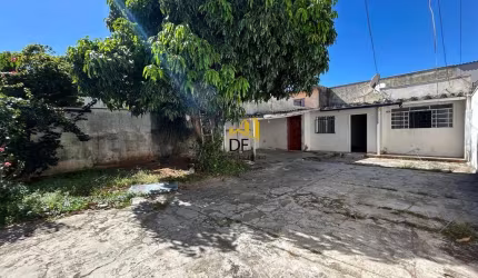 Casa com 4 quartos à venda na Vila Liberdade, Jundiaí , 250 m2 por R$ 450.000