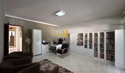 Casa com 3 quartos à venda na Vila Liberdade, Jundiaí , 250 m2 por R$ 850.000