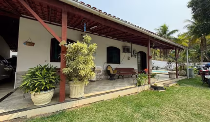Sítio para Venda em Saquarema, Jardim, 3 dormitórios, 3 suítes, 4 banheiros