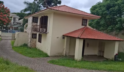 Sobrado Comercial  12 Suítes
