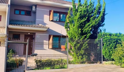 Casa com 3 quartos à venda na Rua Luiz Antônio de Vargas, 15, Sagrada Família, Caxias do Sul por R$ 1.390.000