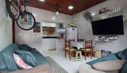 Kitnet Térreo, 250 metros do mar, Reformado apenas R$ 199.000