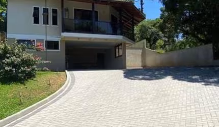 CASA ALTO PADRÃO COM 3 DORMITÓRIOS + SUÍTE PRÓXIMO AO CENTRO DE SÃO BENTO DO SUL-SC
