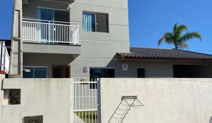 LINDA CASA INDIVIDUAL COM AMPLO TERRENO DE 300M² EM ITAJUBA, BARRA VELHA-SC
