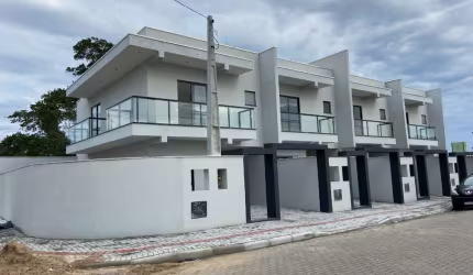 SOBRADO ALTO PADRÃO COM 2 SUÍTES EM ÓTIMA LOCALIZAÇÃO EM BALNEÁRIO PIÇARRAS-SC